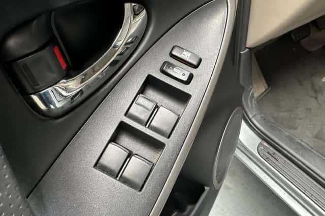 Toyota RAV4 (2007) thumbnail 3
