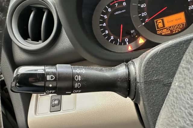 Toyota RAV4 (2007) thumbnail 4