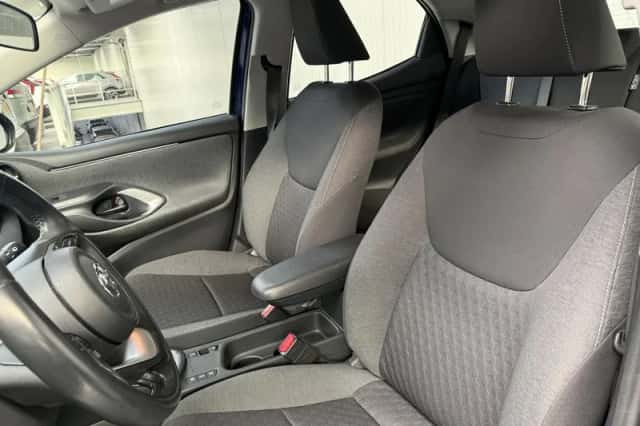 Toyota Yaris (2020) thumbnail 2