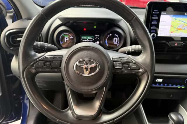 Toyota Yaris (2020) thumbnail 3