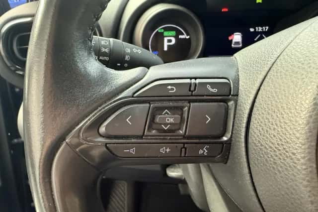 Toyota Yaris (2020) thumbnail 5
