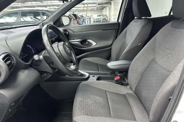 Toyota Yaris Cross (2022) thumbnail 4