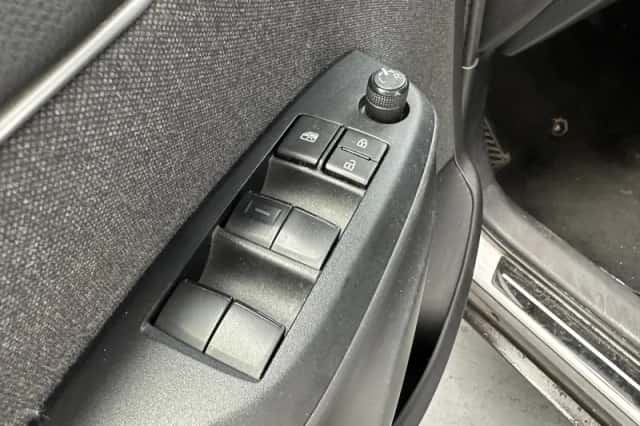 Toyota Yaris Cross (2022) thumbnail 6