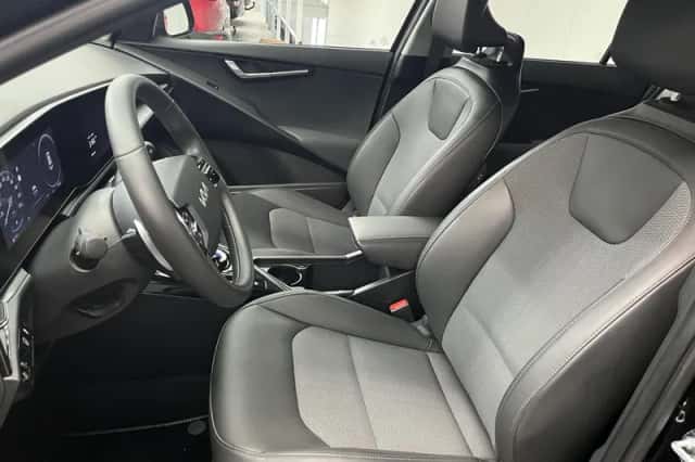 Kia Niro (2024) thumbnail 3