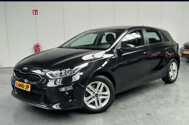 Kia Ceed (2021) thumbnail 1