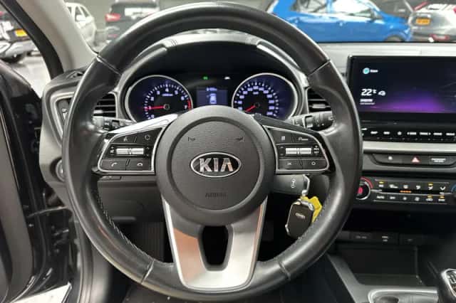 Kia Ceed (2021) thumbnail 4