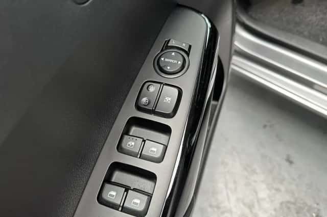 Kia Picanto (2020) thumbnail 3