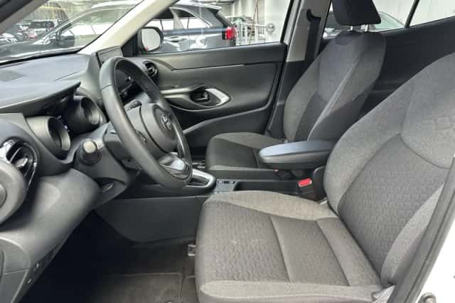 Toyota Yaris Cross (2022) thumbnail 2
