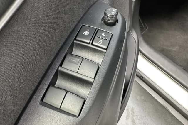 Toyota Yaris Cross (2022) thumbnail 3