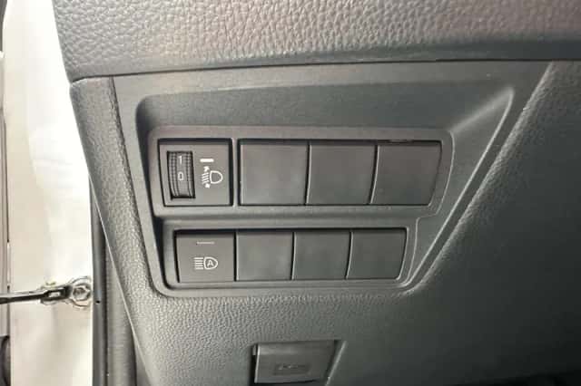 Toyota Yaris Cross (2022) thumbnail 4