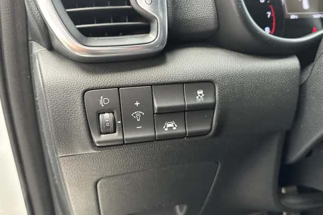 Kia Sportage (2016) thumbnail 5