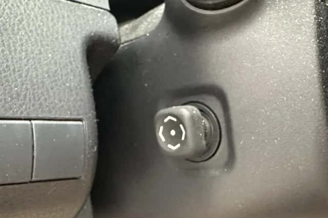 Toyota Camry (2020) thumbnail 6