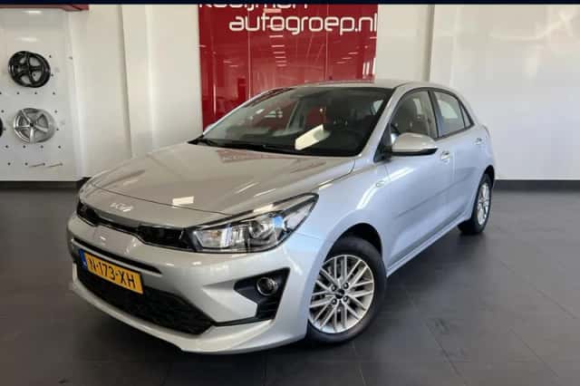 Kia Rio (2022) thumbnail 1