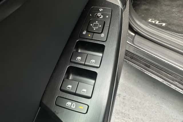 Kia EV6 (2025) thumbnail 3