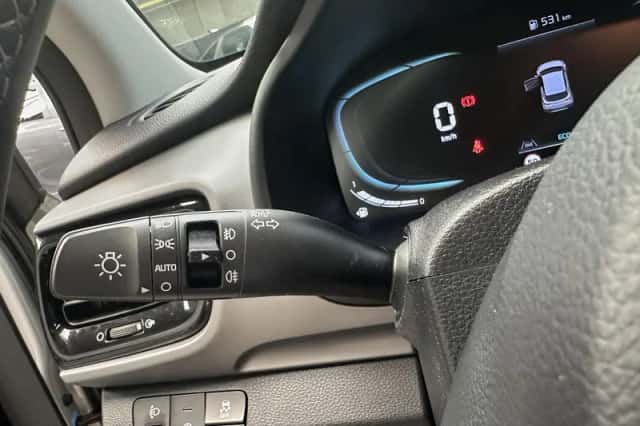 Kia Stonic (2025) thumbnail 4