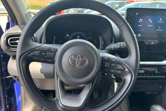 Toyota Yaris Cross (2024) thumbnail 2