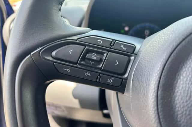 Toyota Yaris Cross (2024) thumbnail 4