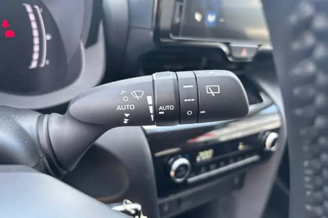Toyota Yaris Cross (2024) thumbnail 5
