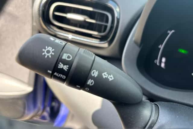 Toyota Yaris Cross (2024) thumbnail 6