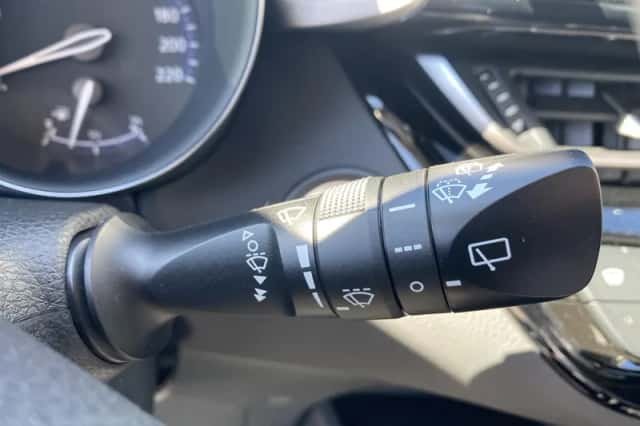 Toyota C-HR (2020) thumbnail 5