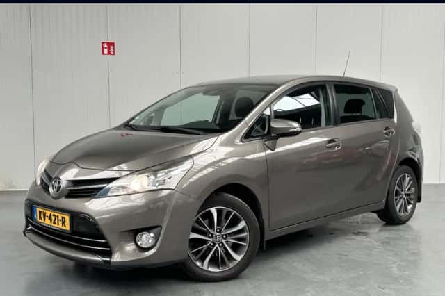Toyota Verso (2017) thumbnail 1