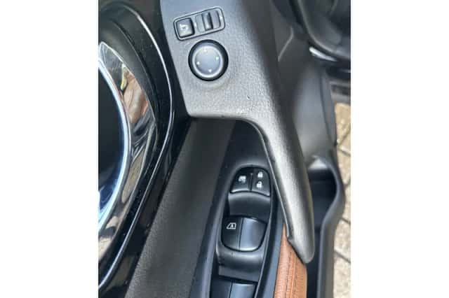 Nissan Qashqai (2015) thumbnail 2