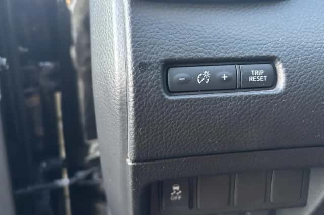 Nissan Qashqai (2015) thumbnail 5