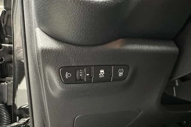 Kia Picanto (2021) thumbnail 6