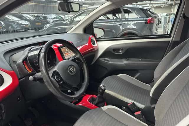 Toyota Aygo (2019) thumbnail 2