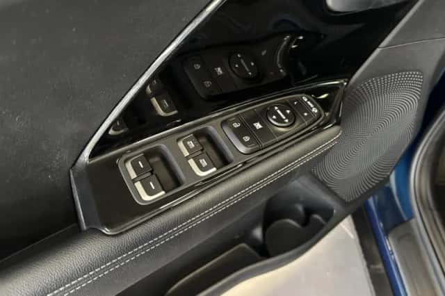 Kia Niro (2021) thumbnail 3