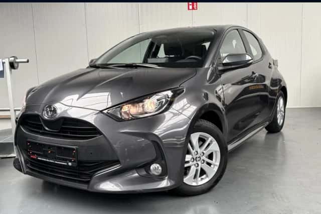 Toyota Yaris (2025) thumbnail 1