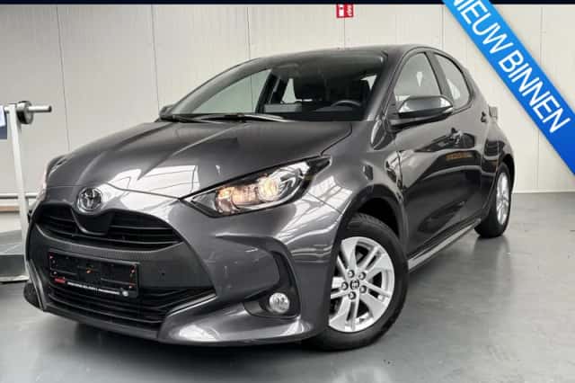 Toyota Yaris (2025) thumbnail 1
