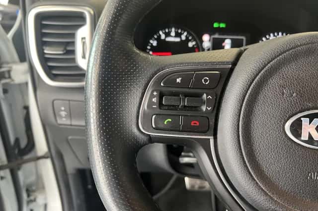 Kia Sportage (2017) thumbnail 2
