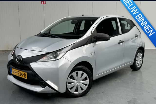 Toyota Aygo (2017) thumbnail 1