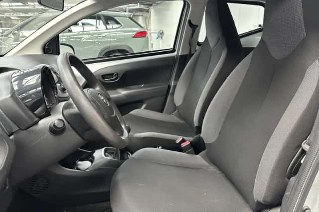 Toyota Aygo (2017) thumbnail 2