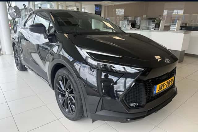 Toyota C-HR (2025) thumbnail 1