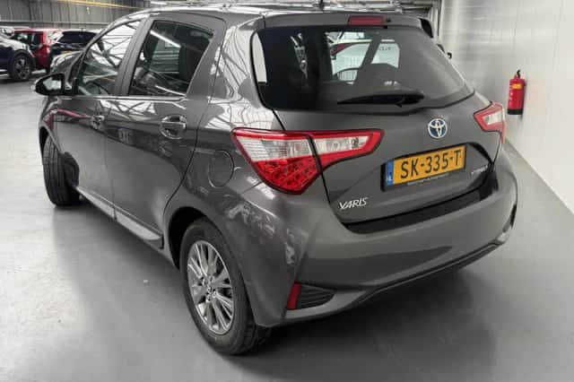 Toyota Yaris (2018) thumbnail 2