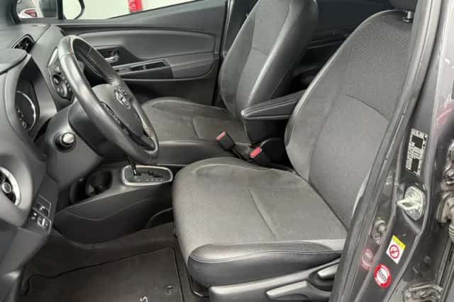 Toyota Yaris (2018) thumbnail 3