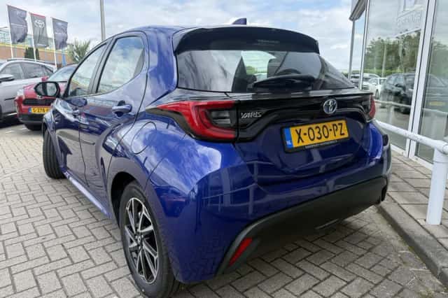 Toyota Yaris (2024) thumbnail 2