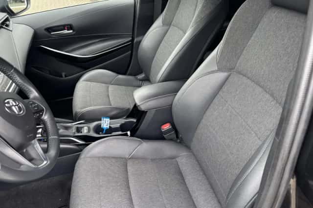 Toyota Corolla (2022) thumbnail 3