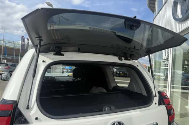 Toyota Land Cruiser (2024) thumbnail 4
