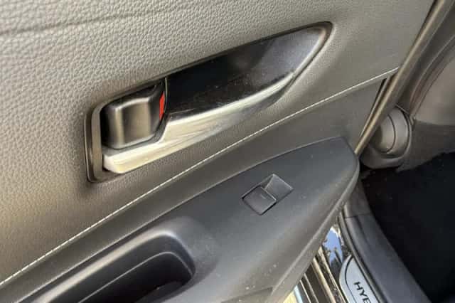 Toyota Corolla (2022) thumbnail 6