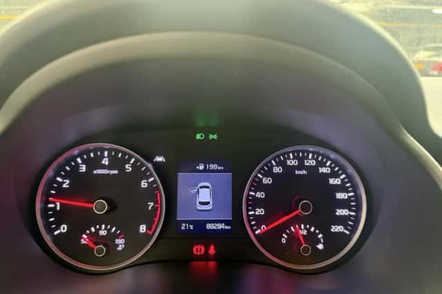 Kia Rio (2019) thumbnail 6