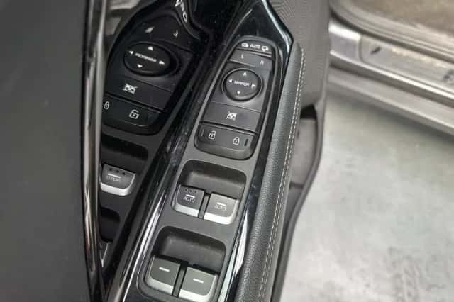 Kia Niro (2020) thumbnail 3