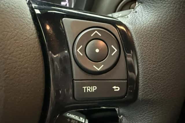Toyota Yaris (2018) thumbnail 5