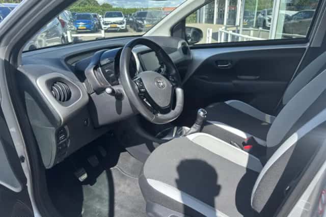 Toyota Aygo (2016) thumbnail 2