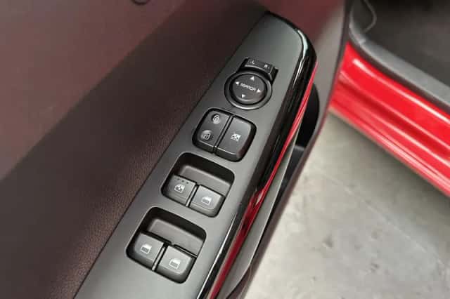 Kia Picanto (2021) thumbnail 3