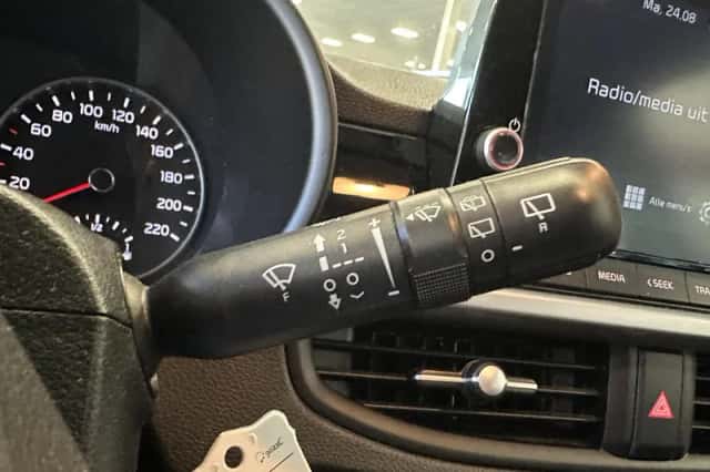 Kia Picanto (2020) thumbnail 6
