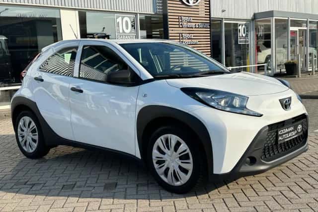 Toyota Aygo (2022) thumbnail 3