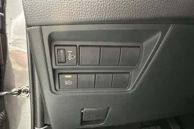 Toyota Yaris (2025) thumbnail 4